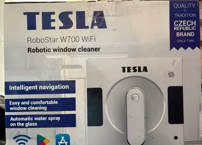 Robotický čistič oken TESLA RoboStar W700 WiFi (jako nový, 1