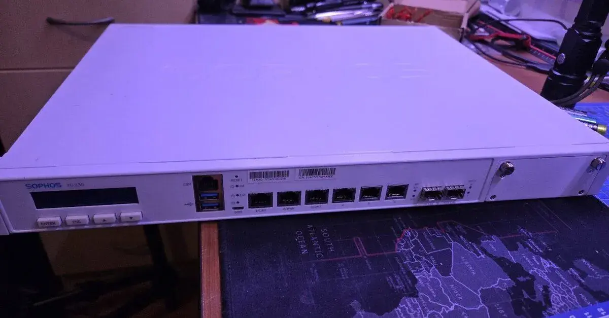 Sophos XG 230 Rev.2 – firewall / router – 2 ks