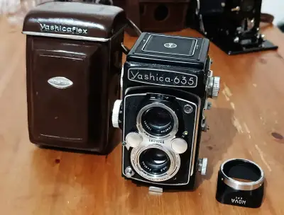 YASHICA 635 s brašnou (1958)