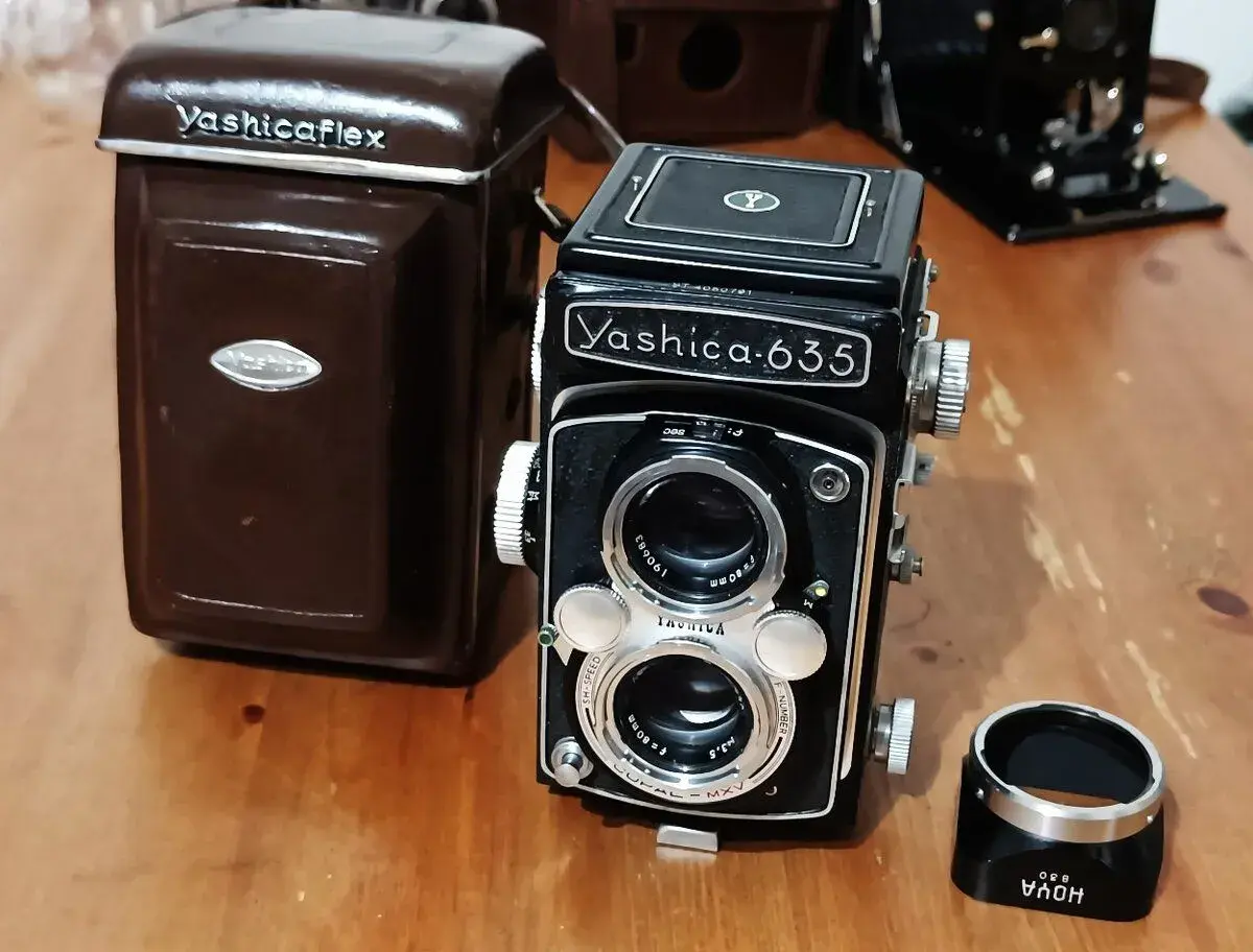 YASHICA 635 s brašnou (1958)