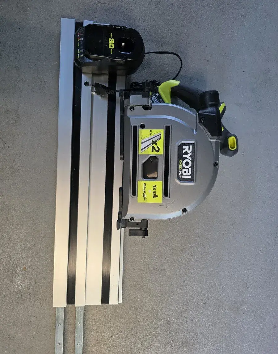 Ponorná pila Ryobi ONE+ HP RPLS18X včetně lišty a nabíječky