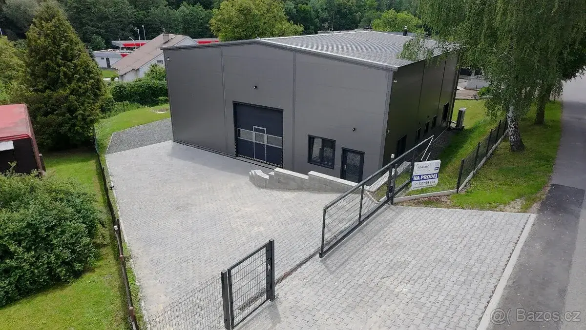 Hala s kancelářemi, novostavba.