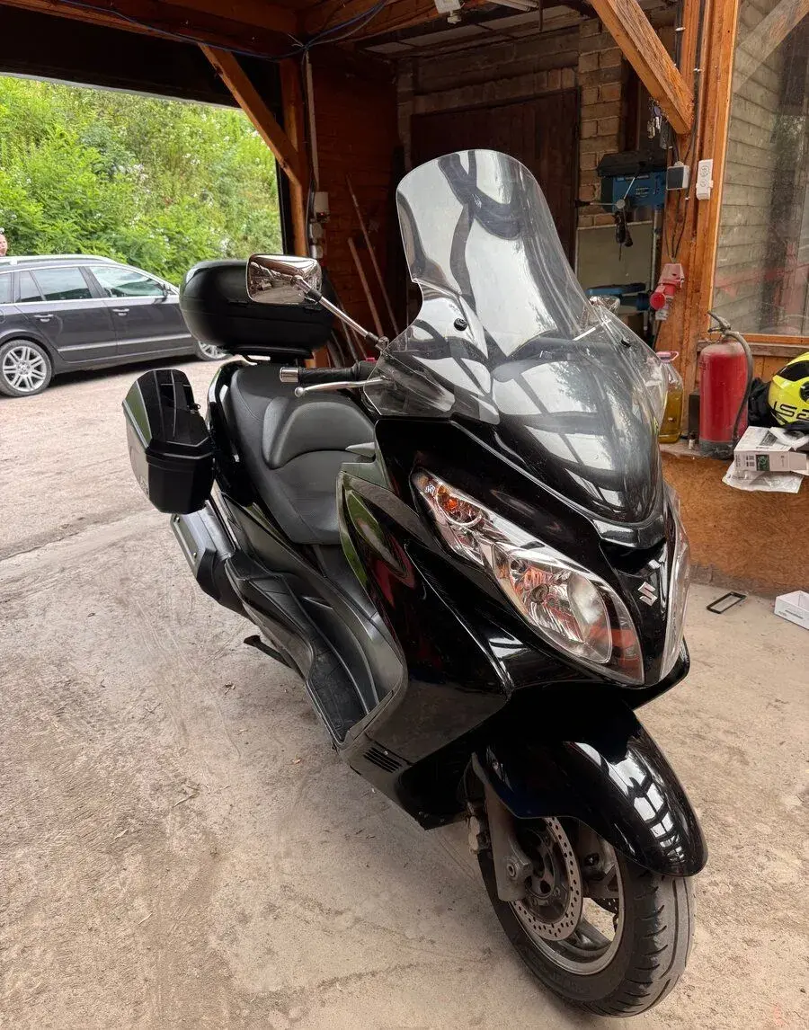Suzuki Burgman 400