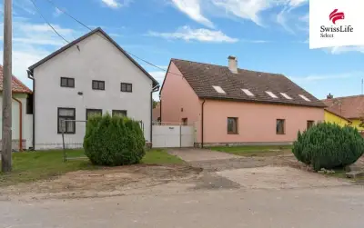 Prodej rodinného domu 550 m2, Moravany