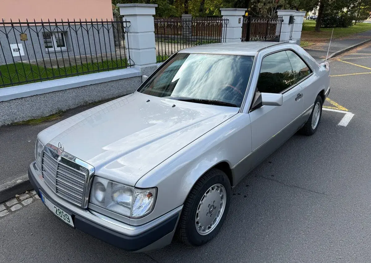 Mercedes-Benz W124 – 1990