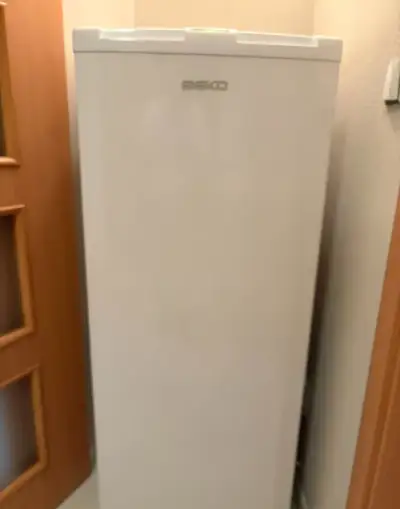 Volně stojící mrazák Beko, objem 168l