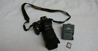 Nikon D5200 + 18-105 AF-S DX VR//64gb karta