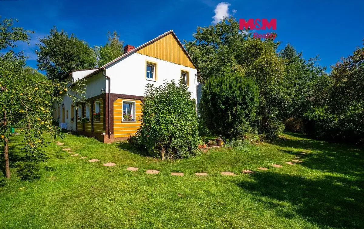 Prodej RD + stavební parcela, 2238 m², Lada v Podještědí