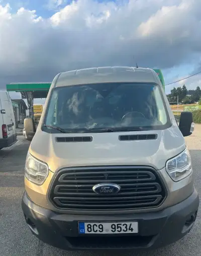 Pronájem dodávky Ford tranzit 9 míst možnost i vlastní řidič