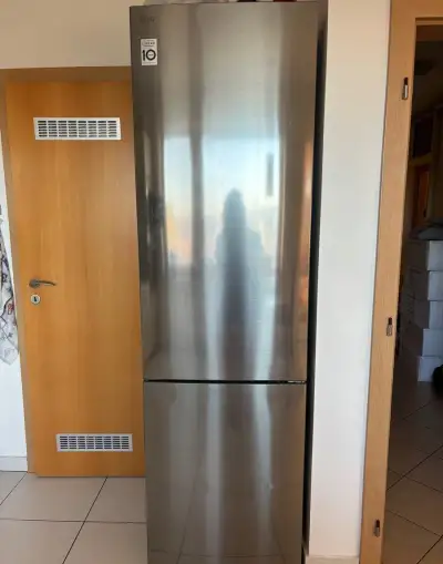 Lednice kombinovaná LG (Energetická třída A) – v záruce
