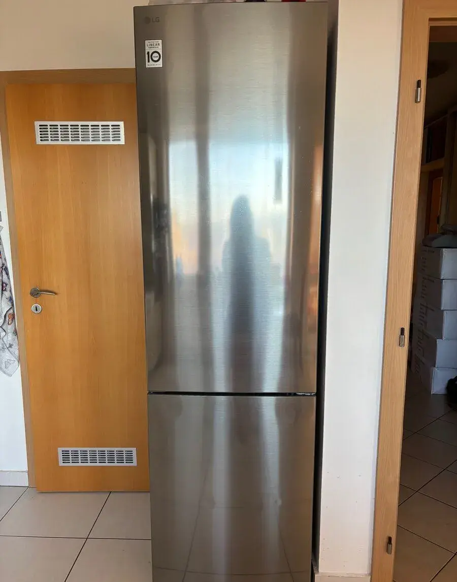 Lednice kombinovaná LG (Energetická třída A) – v záruce