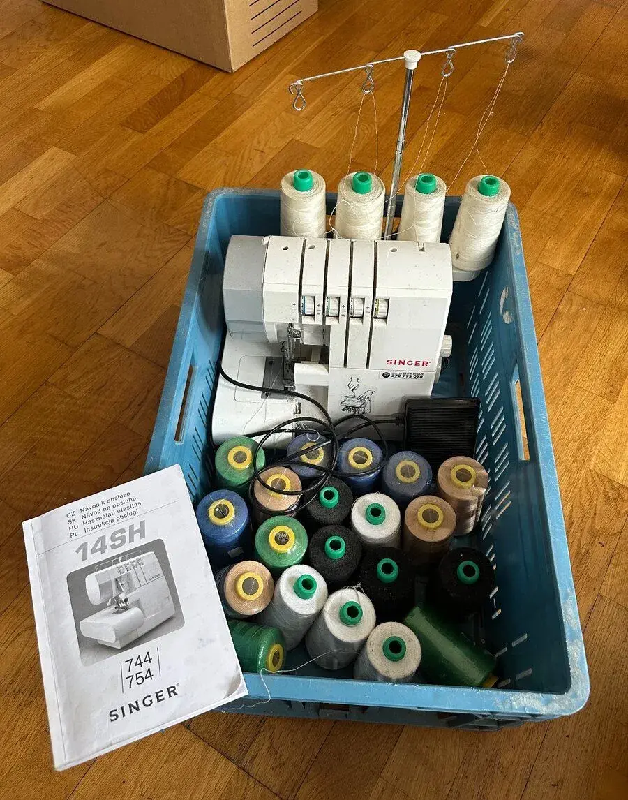 šicí stroj Overlock