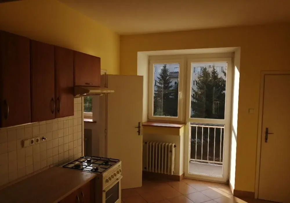 Pronájem 3+1, ulice Merhautova, Černá Pole, 80 m2, balkon, k