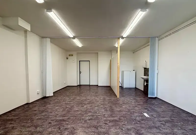 Pronájem obchodního prostoru 37 m² nám. Míru, Frenštát p. R.