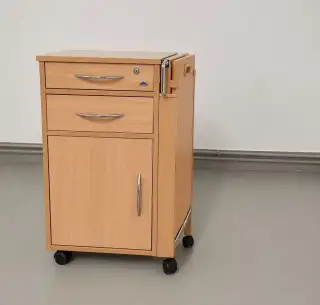 Zdravotní noční stolek - RENOVOVANÝ