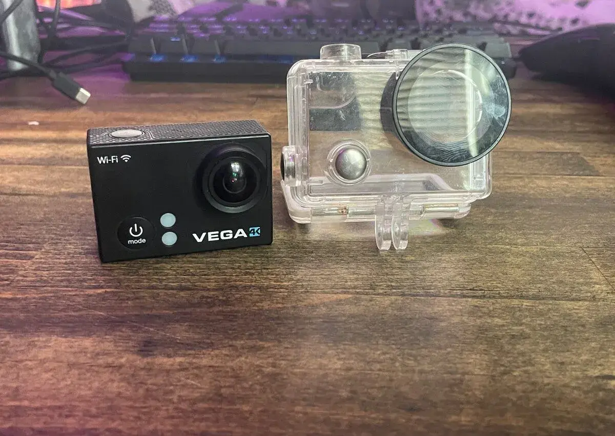 Akční kamera Niceboy VEGA 4K + vodotěsné pouzdro + SD karta