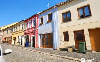 Pronájem domu s prodejnou, Ivančice, ul. Jana Schwarze - byd