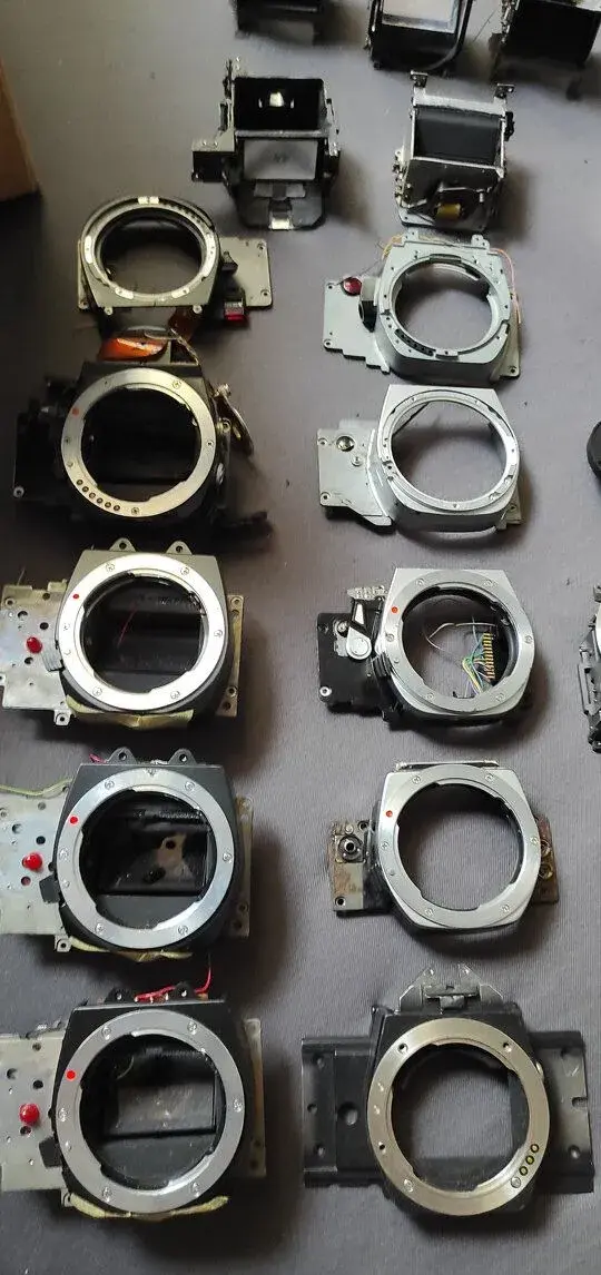Díly na analogové PENTAX a PRAKTICA zrcadlovky