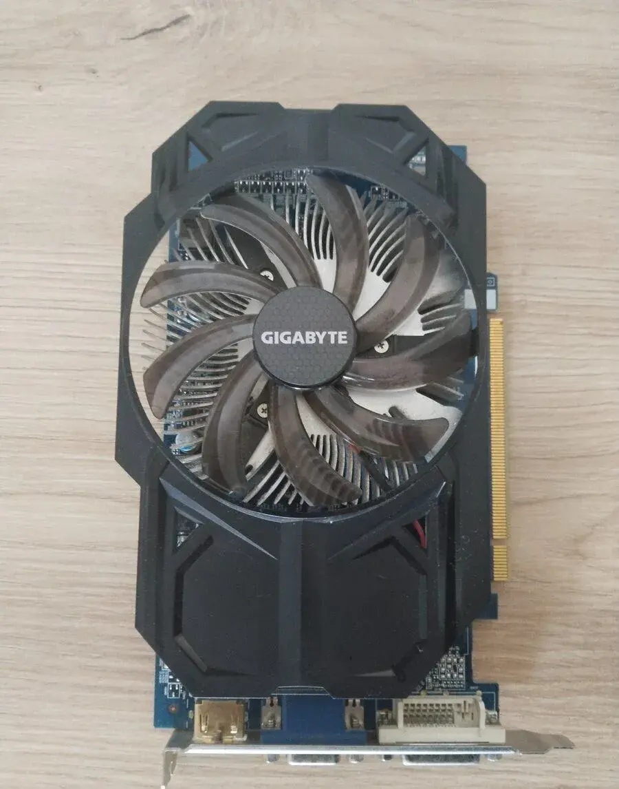 Gigabyte AMD r7 250 2gb