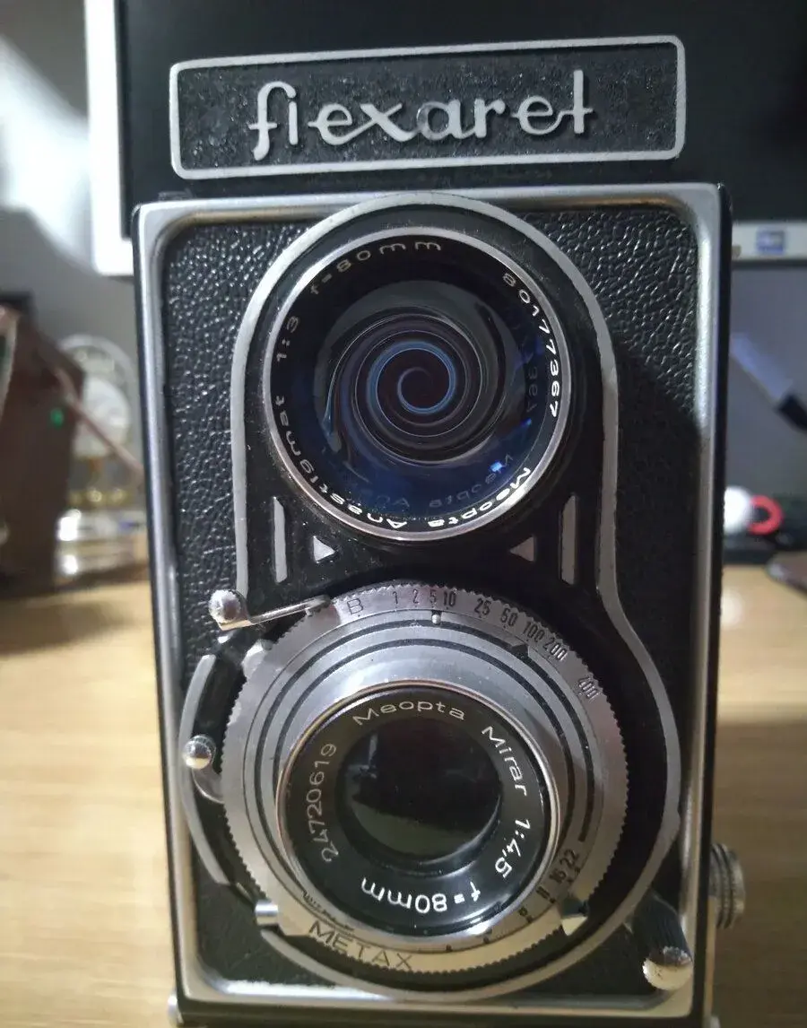 Fotoaparát, zrcadlovku Flexaret II