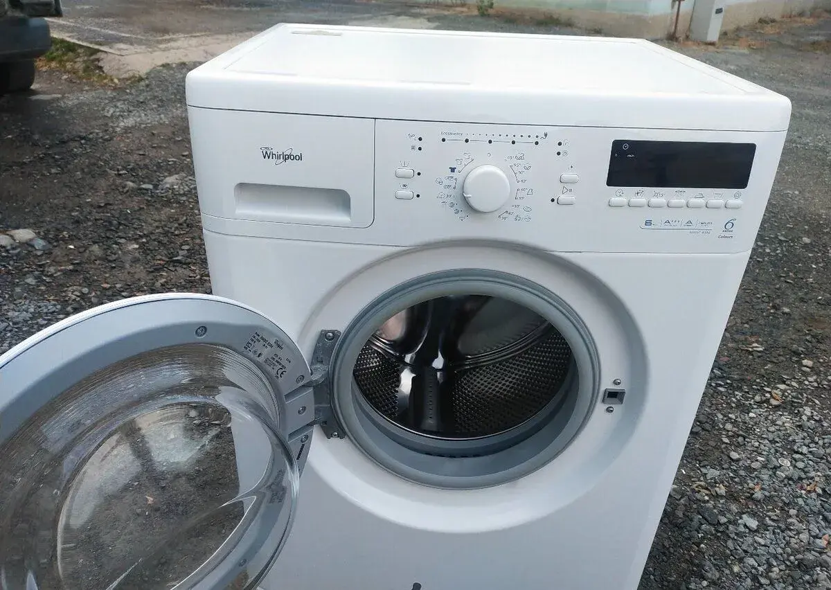 Pračku zn.WHIRLPOOL na 6 kg-A +++ ---DOVEZU--