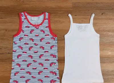 2x dívčí spodní košilka vel. 140