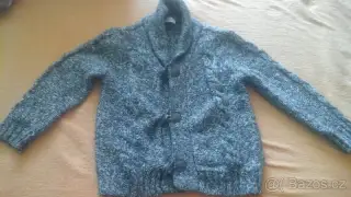 Svetr šedý