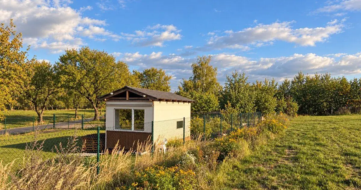 Prodej zahrady 800 m²/sítě/zázemí/15min od Prahy