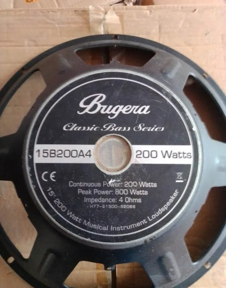 15" BEHRINGER Bugera