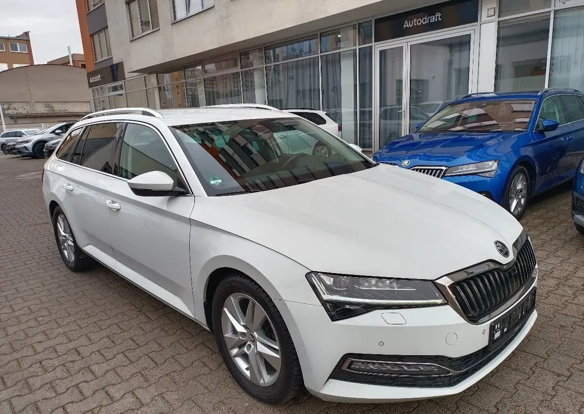 Škoda Superb – 2021, 141 997 km