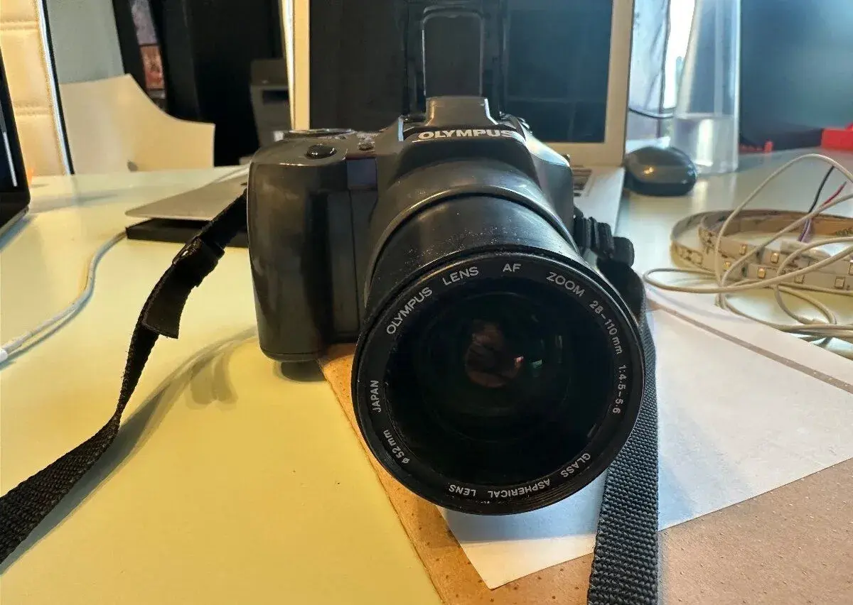 Olympus IS-100