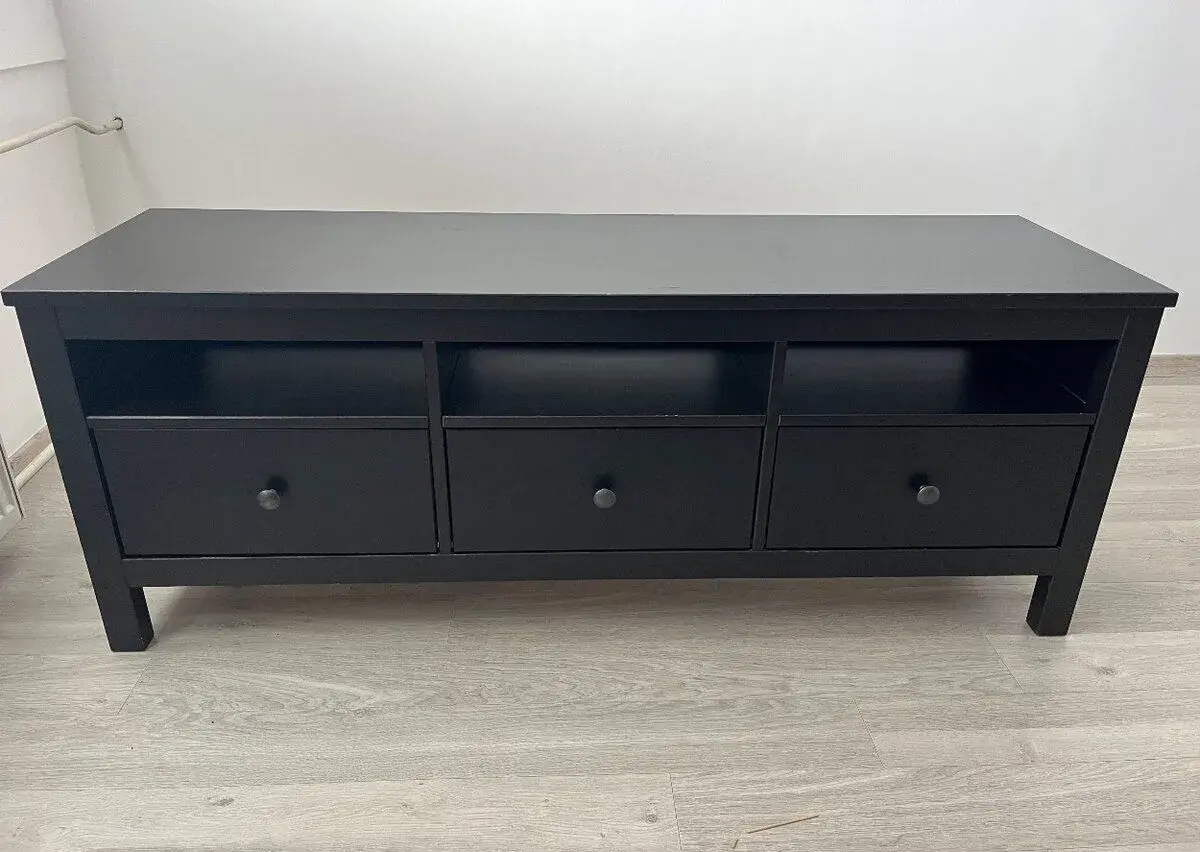 TV stolek HEMNES IKEA
