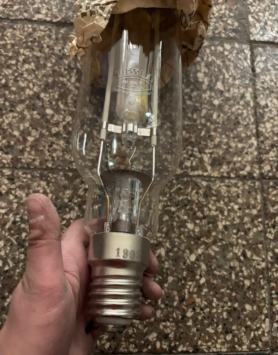Retro výbojka TESLA Holešovice RVI 2000W