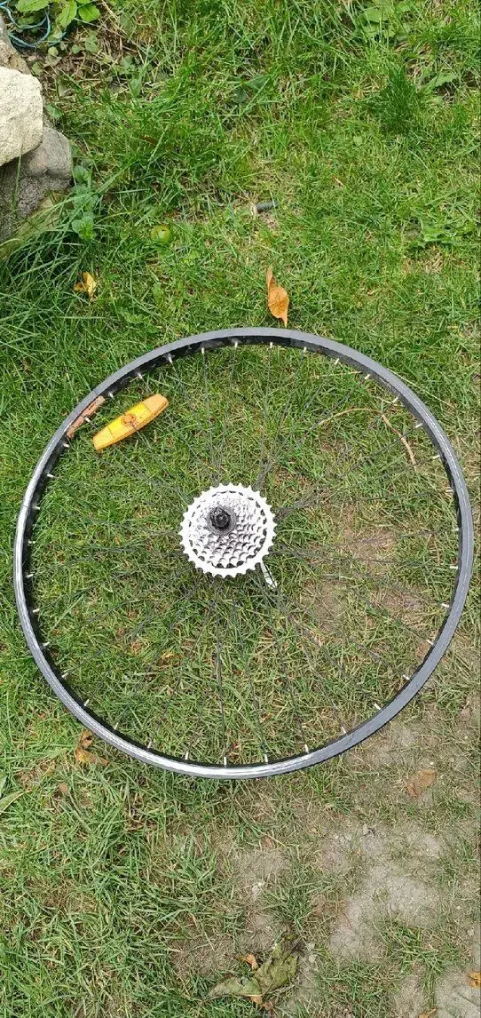 ráfek 26" (26x1.5/1.75) s kazetou + pláště 26" a dětské 24