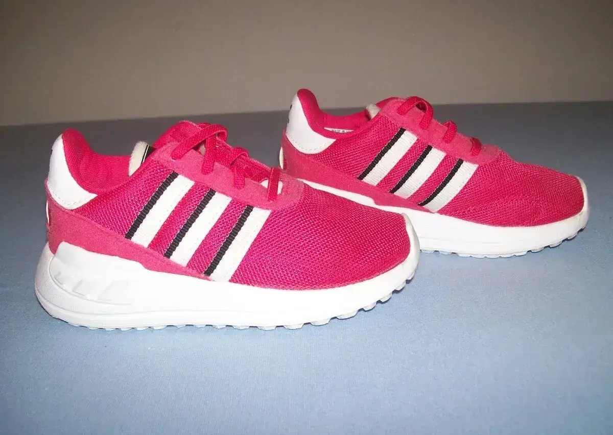 Sportovní obuv dětská ADIDAS - č. 25