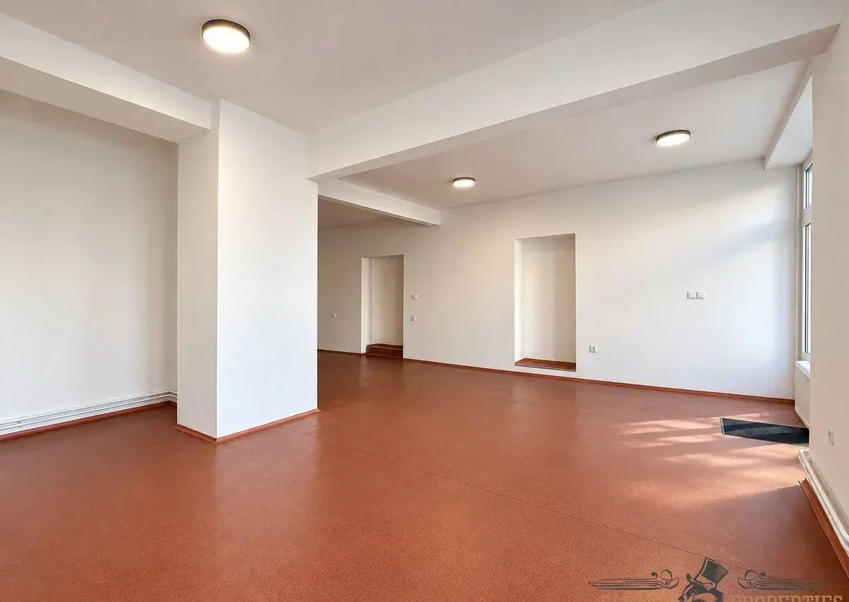 Pronájem obchodního prostoru 60 m² - Pardubice - Zelené Před
