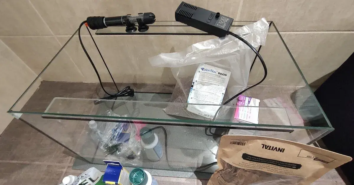 AKVÁRIUM+vybavení