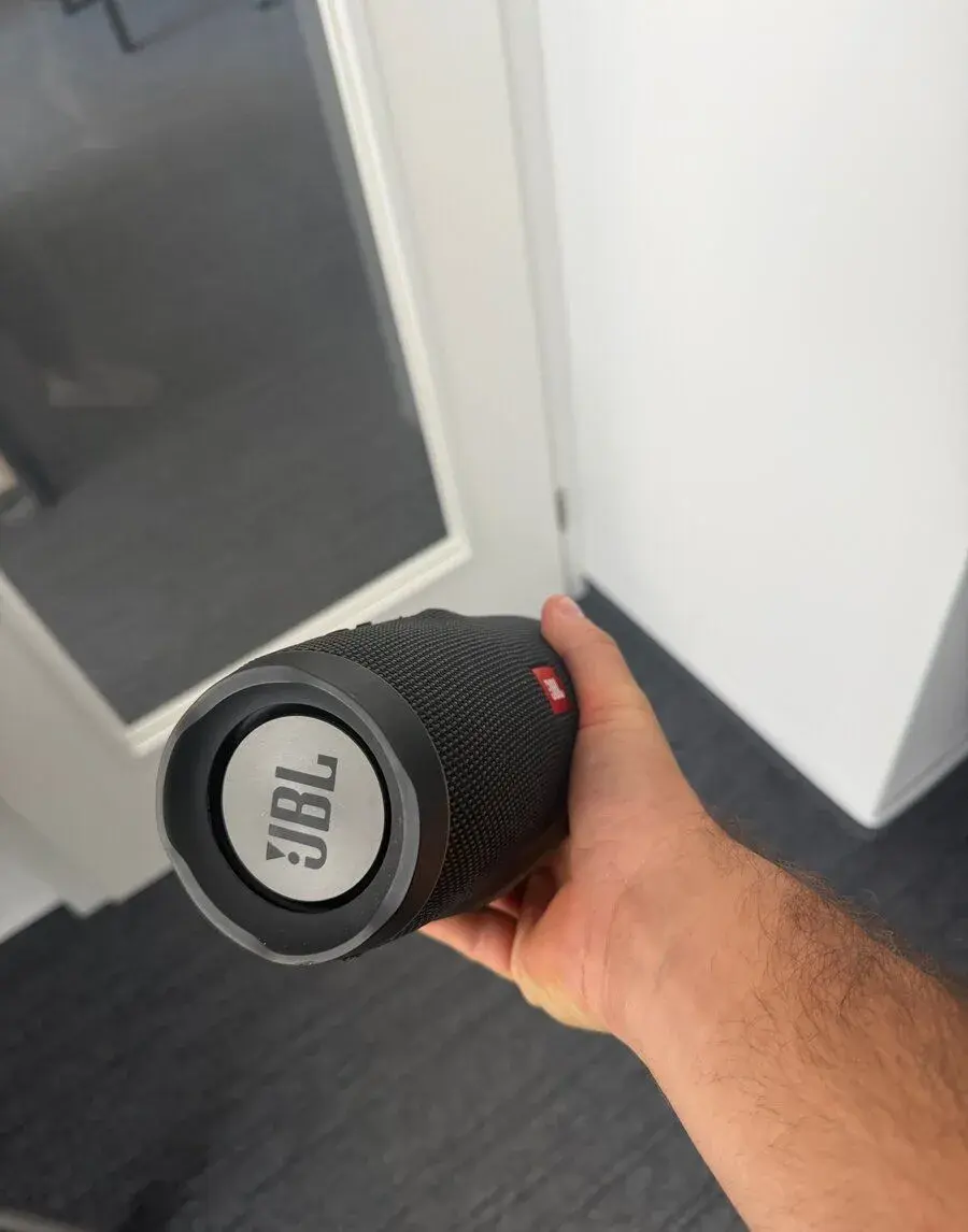 Jbl charge 3 - DOMLUVOU - je s nim něco a nevím co