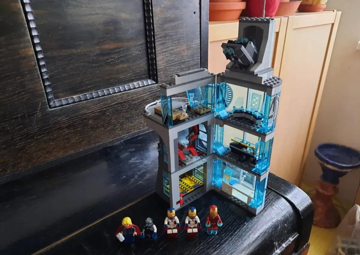 LEGO Super Heroes 76038 Útok na věž Avengerů