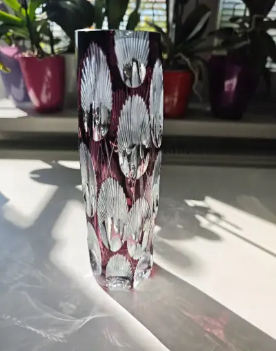 Rubinová broušená váza 25,5cm