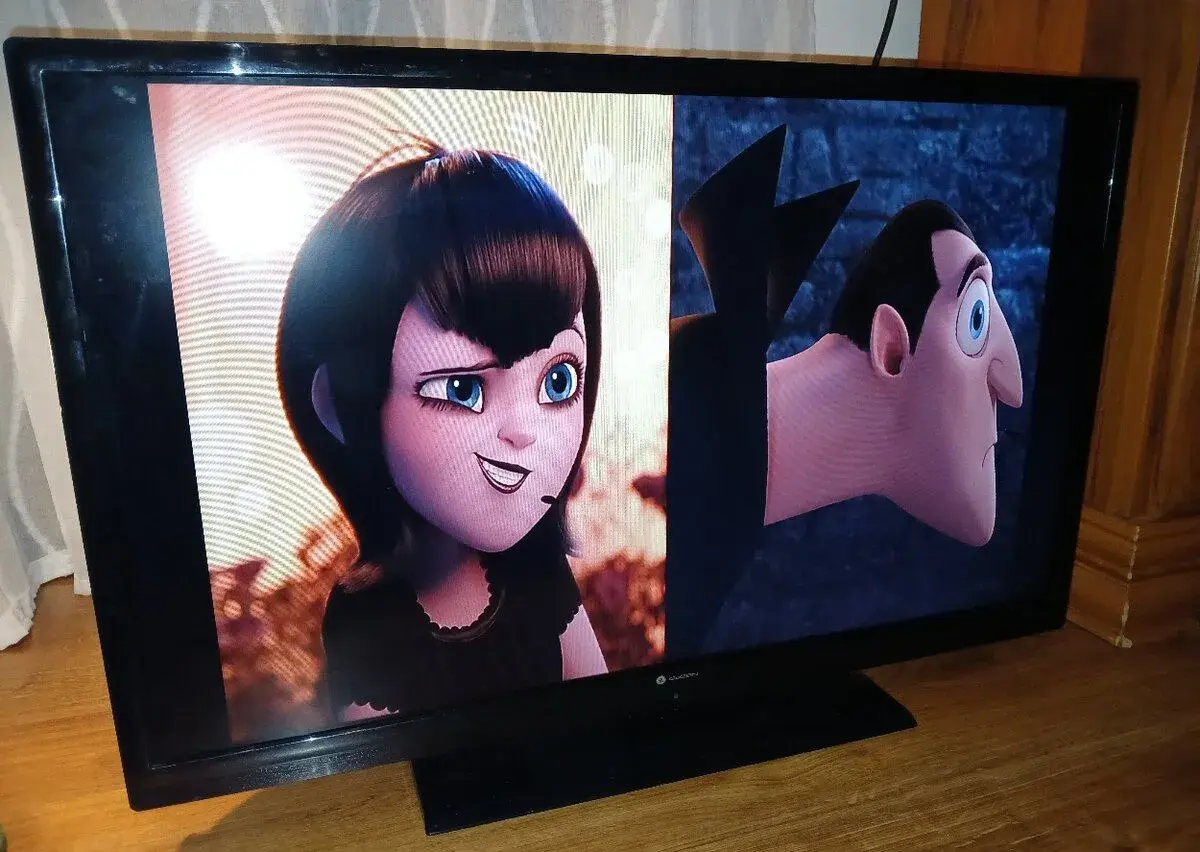 Televize GoGen 82"