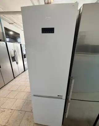 BEKO – kombinovaná lednice s mrazákem, No Frost, displej