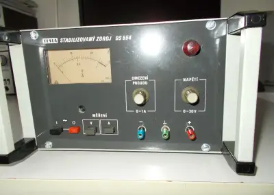 Zdroj TESLA BS554