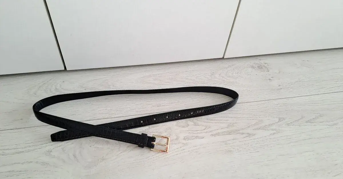 Dámský pásek se zlatou sponou - délka 100 cm