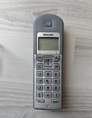 Bezdrátový telefon Philips CD135