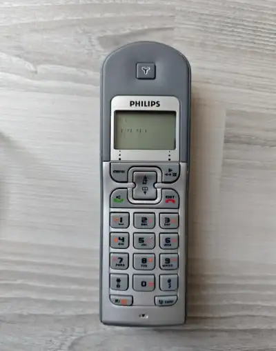 Bezdrátový telefon Philips CD135