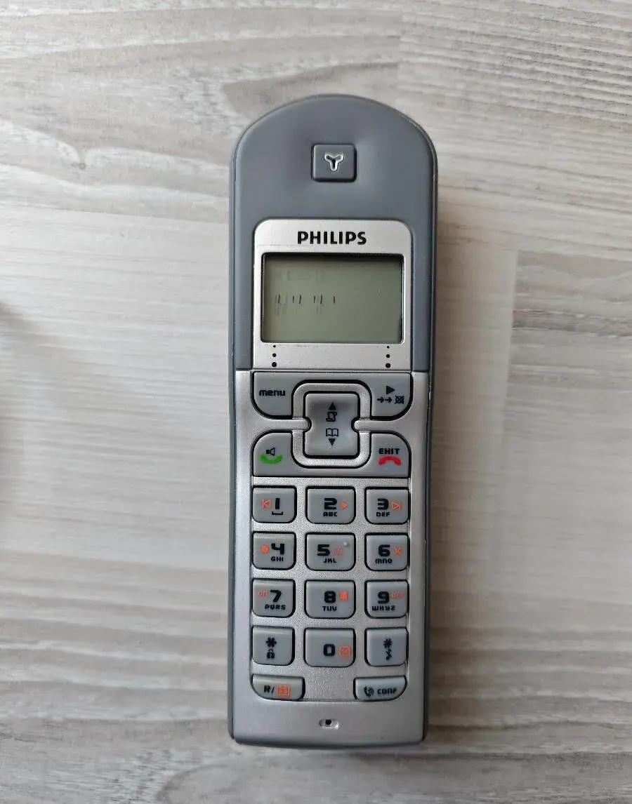 Bezdrátový telefon Philips CD135