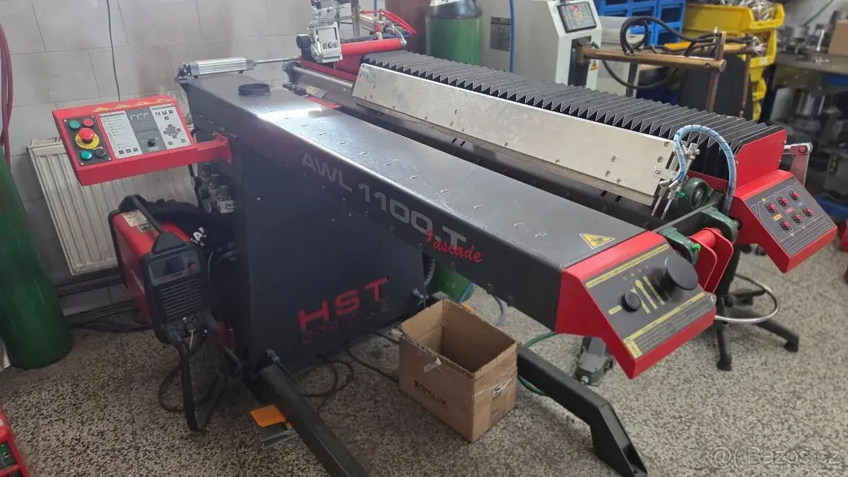 Svařovací lineární automat na trubky