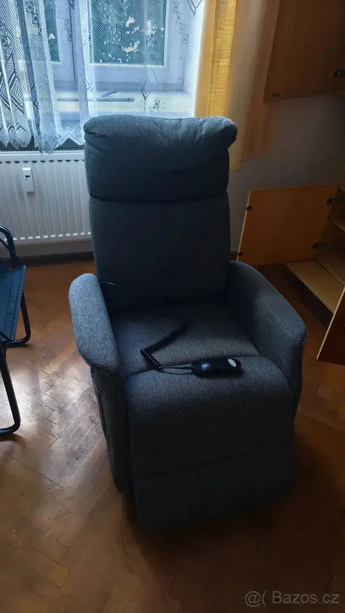 Polohovací křeslo