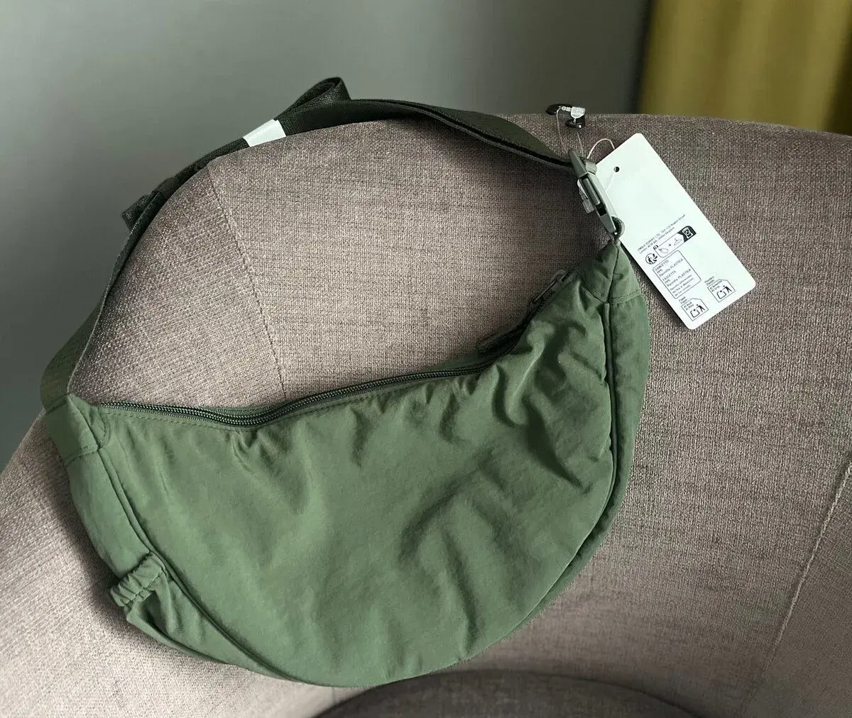 Kabelka/ledvinka Uniqlo